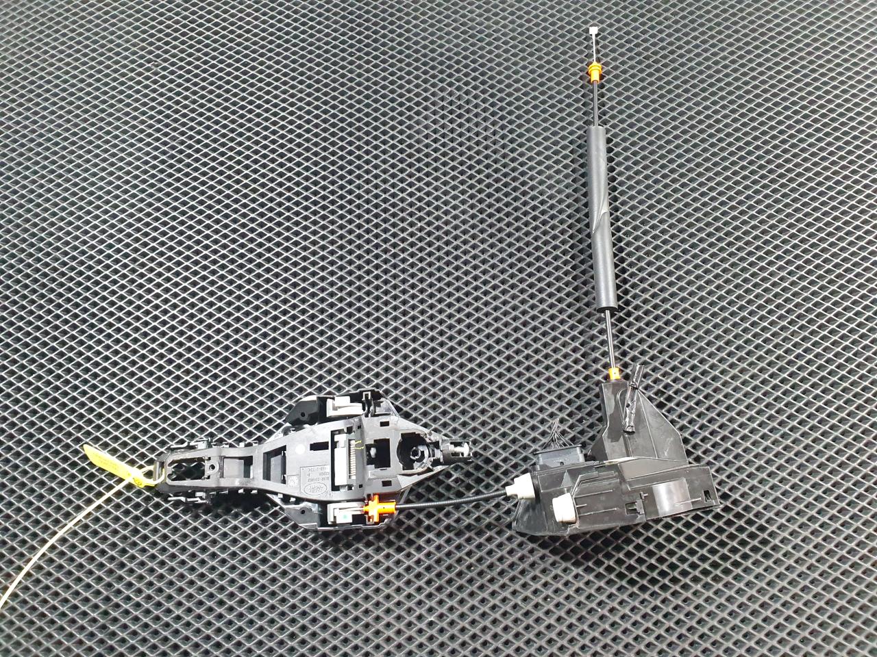 замок двери задней правой Jaguar XE 1 поколение X760 2016, 5.0 л., 508PN, бензин, АКПП, HX7324994DA, T2H17438, T2H5602 - фото №1