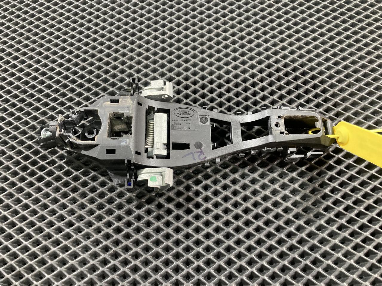 скелет ручки двери задней левой Land Rover Range Rover Sport 2 поколение 2014, 3.0 л., бензин, АКПП, внедорожник 5 дв., BJ32224N02, C2D56224, LR025540, LR108184, LR078757 - фото №1