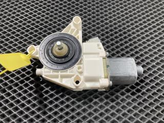 моторчик стеклоподъемника задний правый Mercedes-Benz GL-Класс X166 2014, 4.7 л., M 278.928, бензин, АКПП, внедорожник 5 дв., A1669060601, 0130822756