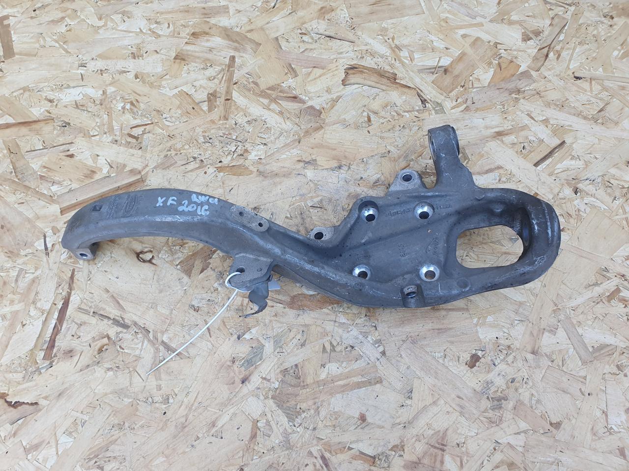 кулак поворотный правый Jaguar XF X260 2015, 3.0 л., бензин, АКПП, седан, GX633K185AA, T2H35509 - фото №1