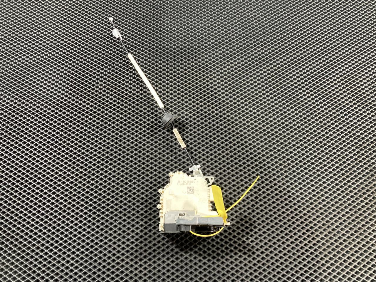 замок двери задней правой Audi A8 D4/4H 2011, 4.2 л., CDRA, бензин, АКПП, седан, 8K0839016D, 8K0839016G - фото №1