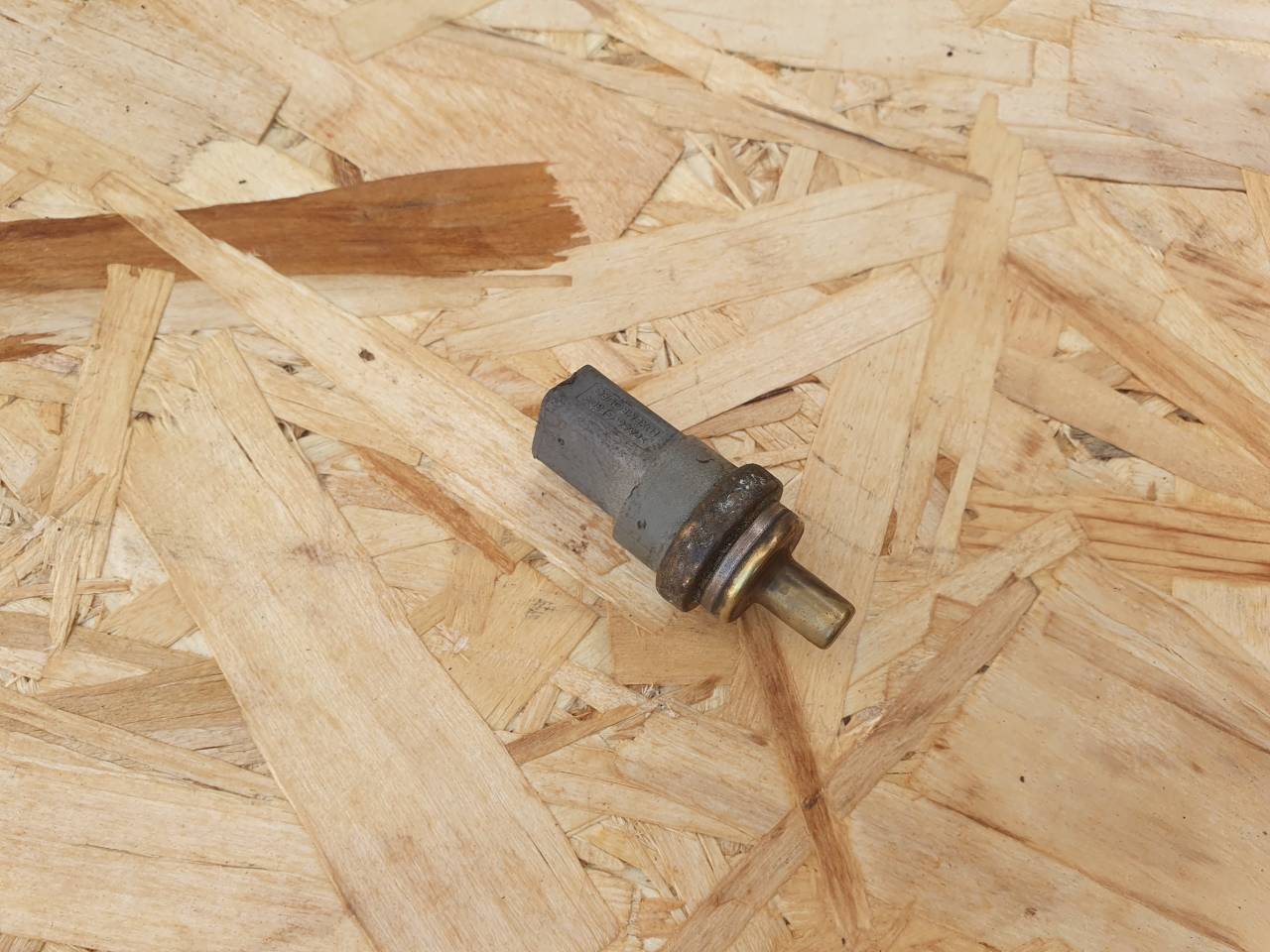 датчик температуры двигателя Audi Q7 4M 2018, 3.0 л., CREC, бензин, АКПП, внедорожник 5 дв., 06A919501A, 06A919501 - фото №1