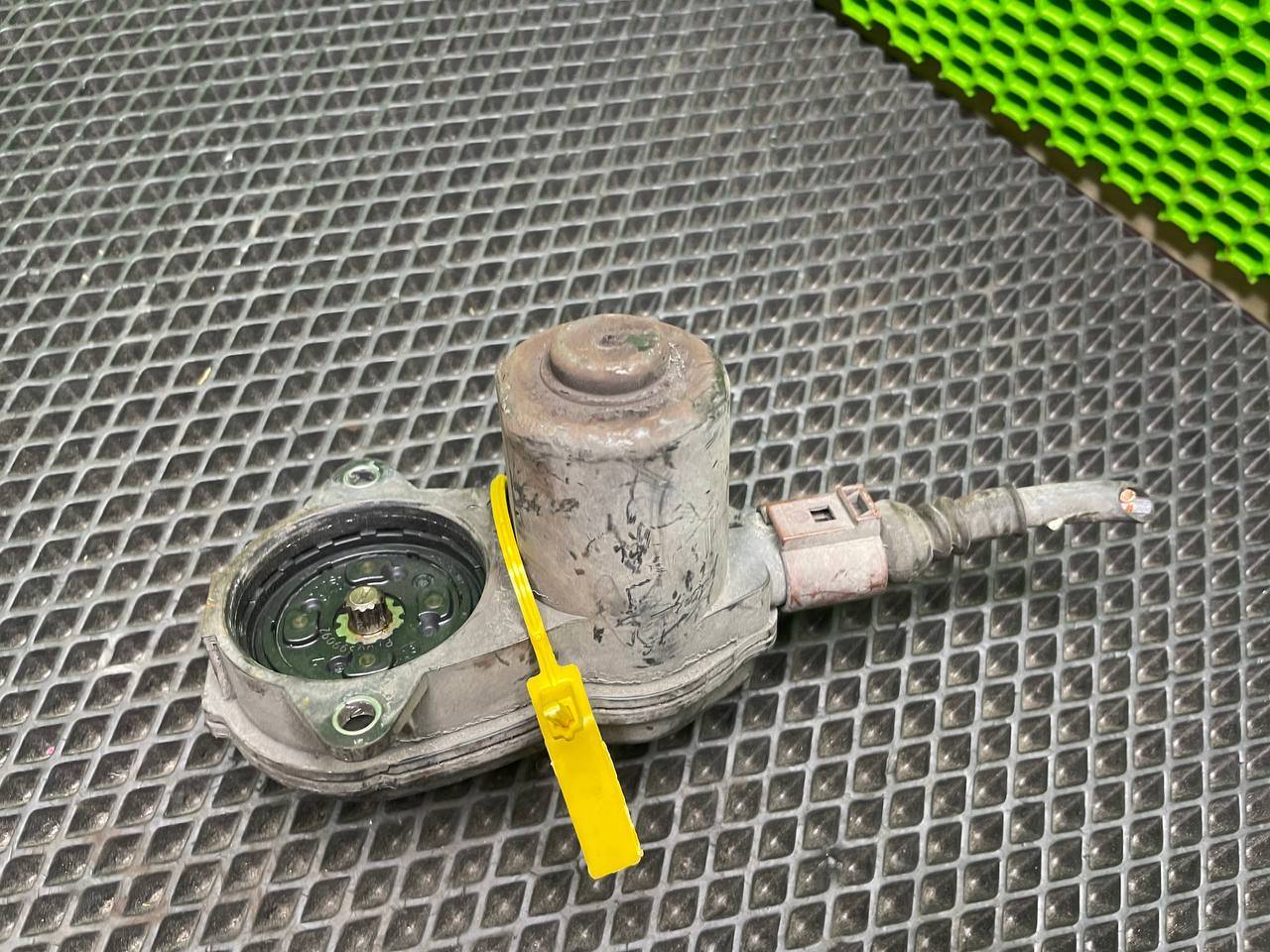 электроручник Audi A7 4G 2012, 4.2 л., CDRA, бензин, АКПП, седан, 1AQ8RN, 4G5T - фото №1