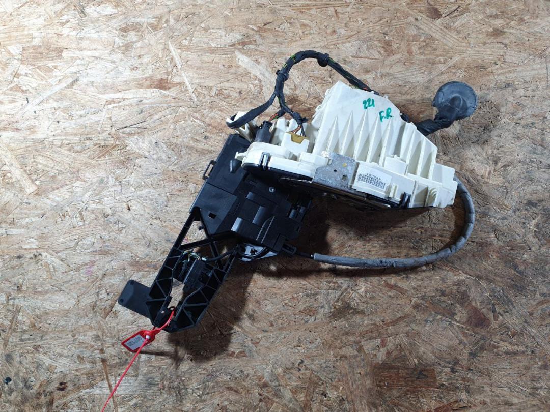 замок двери передней правой Mercedes-Benz S-Класс W221 2008, 5.5 л., M 273.961, бензин, седан, A2217207835, A2167201635, A2217201635, A2217205835 - фото №1