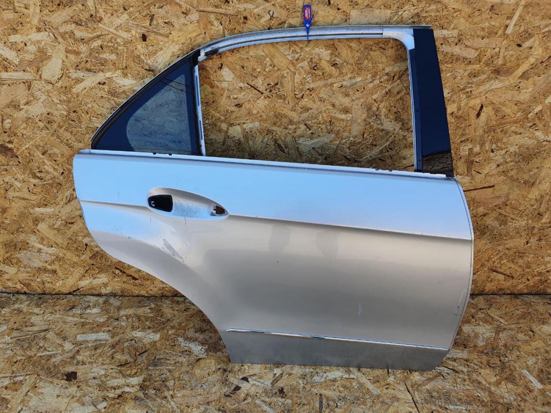 дверь задняя правая Mercedes-Benz E-Класс W212/S212/C207/A207 2011, 3.5 л., M 276.952, бензин, АКПП, седан, A2127300205, 2127300205 - фото №1