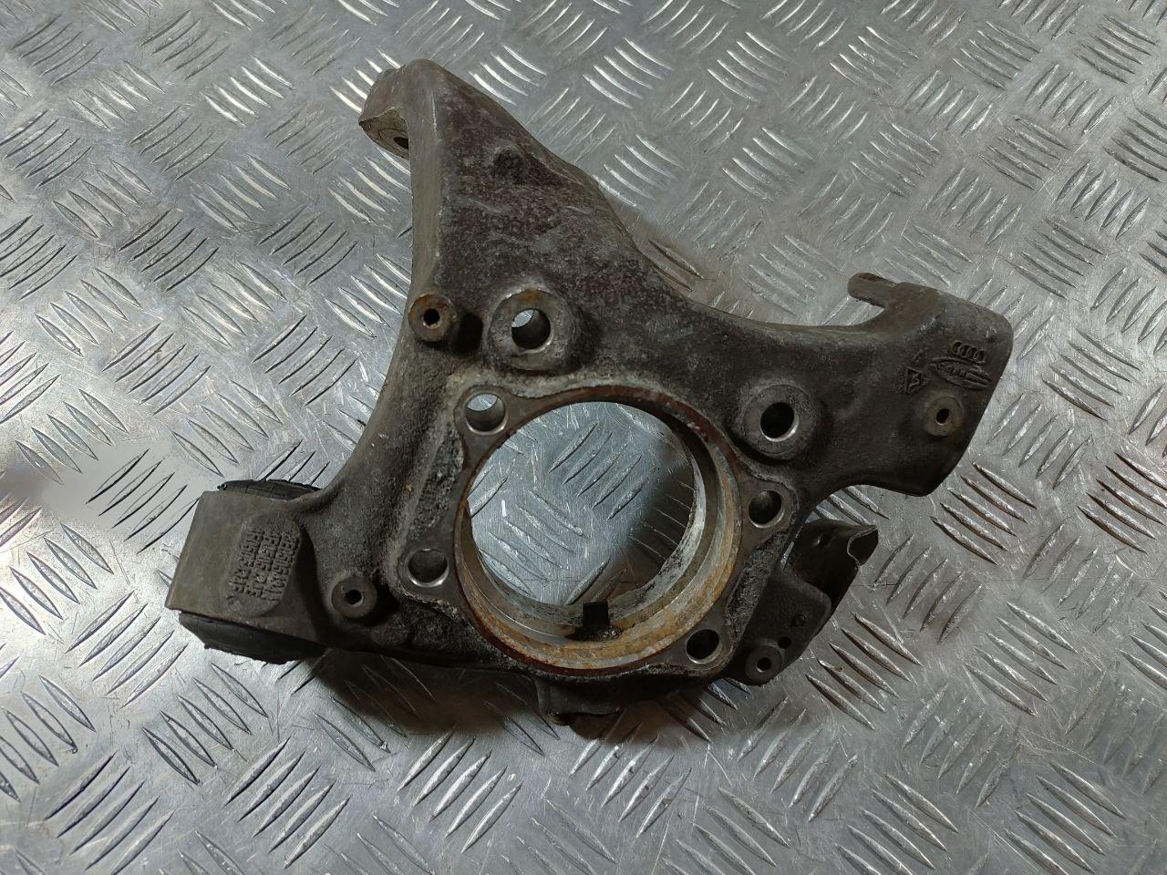 кулак задний правый Audi A6 4F/C6 2007, 3.2 л., AUK, бензин, АКПП, седан, 4F0505434E, 8E0505434A - фото №1