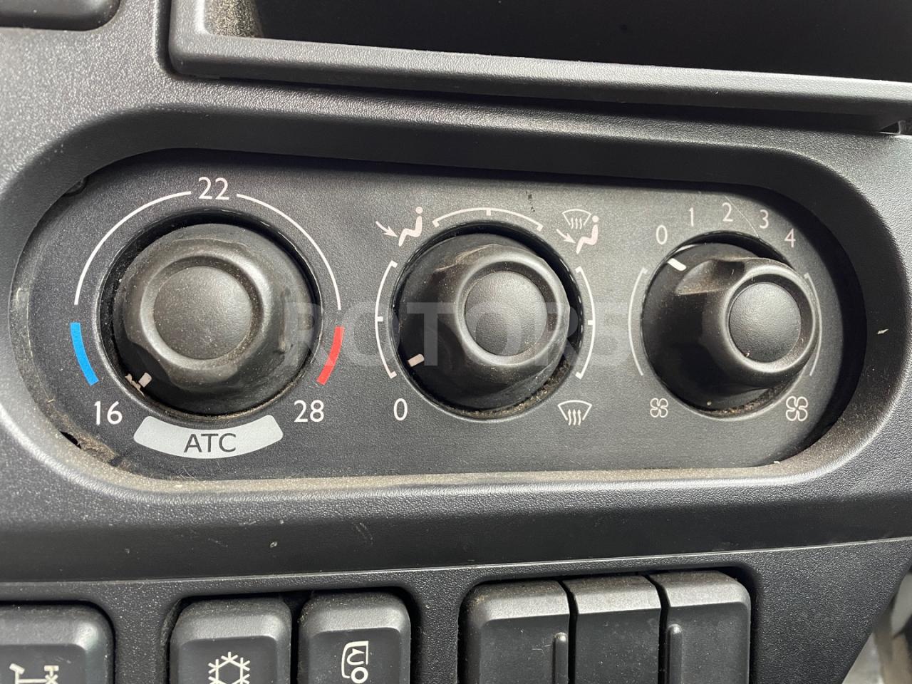 блок управления печки / климат-контроля DAF CF-series 1 поколение 2014, 10.8 л., MX-11, дизель, АКПП, белый, правый руль - фото №1