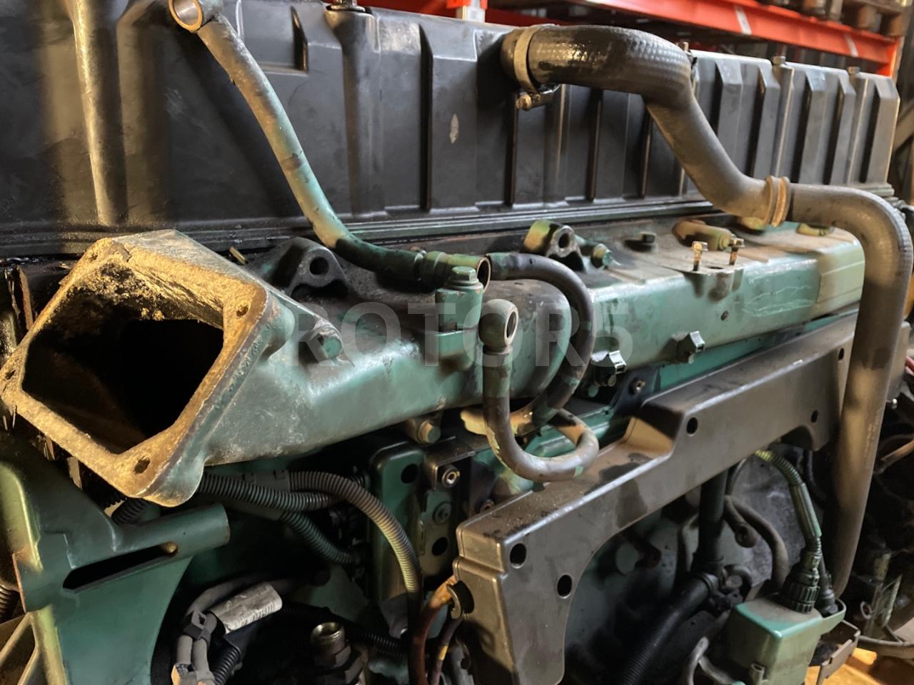 коллектор впускной Volvo FH 2 поколение 2005, 12.1 л., дизель - фото №1