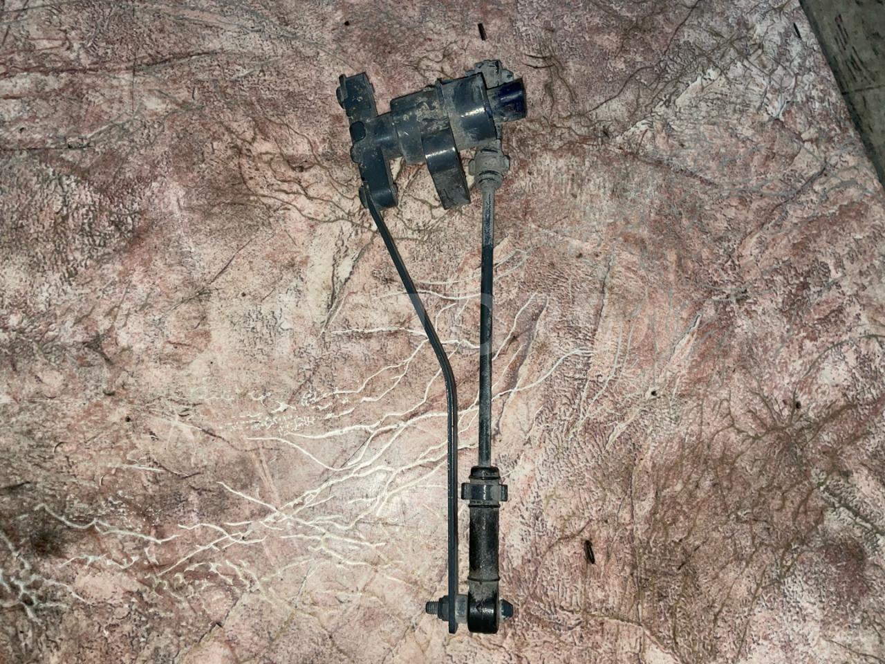 датчик уровня пола (подвески) DAF XF 106 1 поколение 2018, 12.9 л., MX-13 390 H2, дизель, АКПП, 4410502020 - фото №1