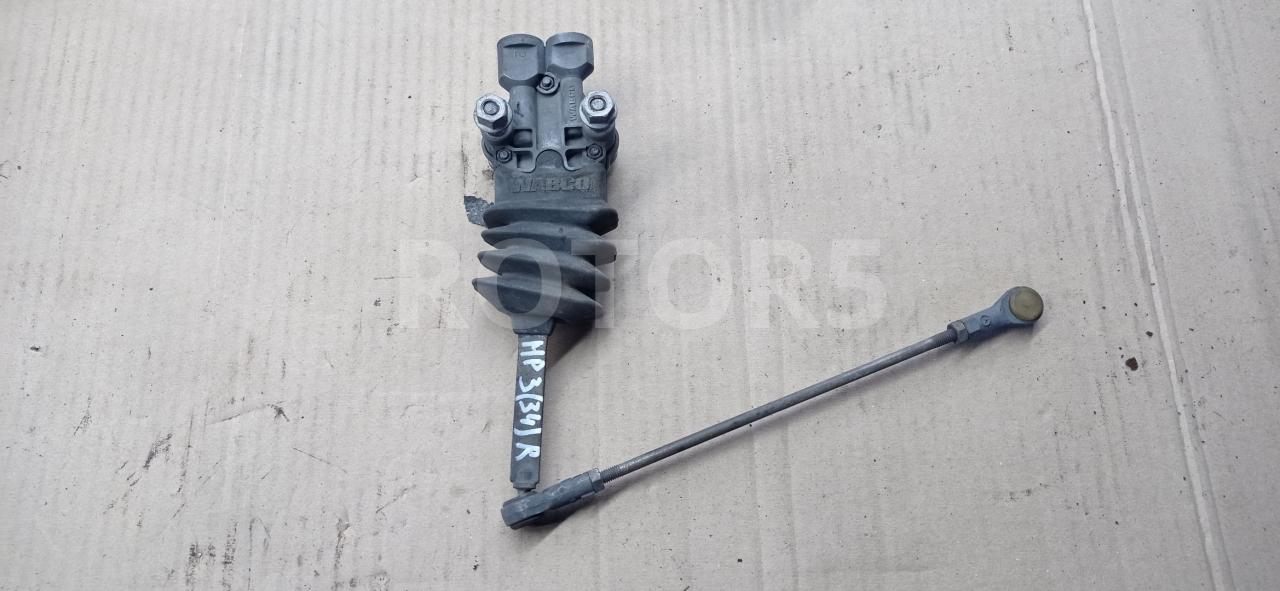 кран уровня подвески Mercedes-Benz Actros 3 поколение (MP3) 1848LS 2009, 11.9 л., OM 541.978, дизель, АКПП, чёрный, 0003284530, 4640070110 - фото №1