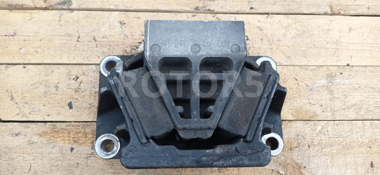 подушка крепления двигателя Mercedes-Benz Actros 3 поколение (MP3) 1848LS 2009, 11.9 л., OM 541.978, дизель, АКПП, чёрный, 9412417113 - фото №1