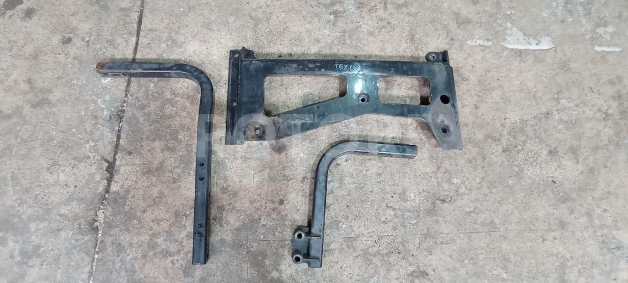 кронштейн глушителя MAN TGX 1 поколение 2015, 12.4 л., D 2676 LF 46, дизель, АКПП, красный, правый руль - фото №1