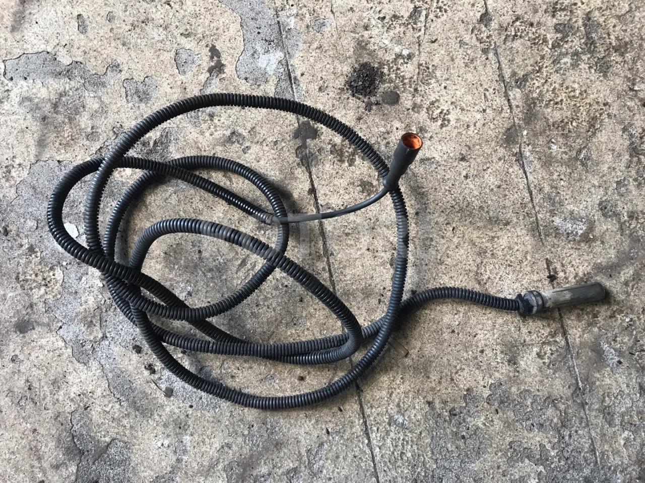 датчик ABS Mercedes-Benz Actros 3 поколение (MP3) 1848LS 2009, 11.9 л., OM 541.978, дизель, АКПП, чёрный - фото №1