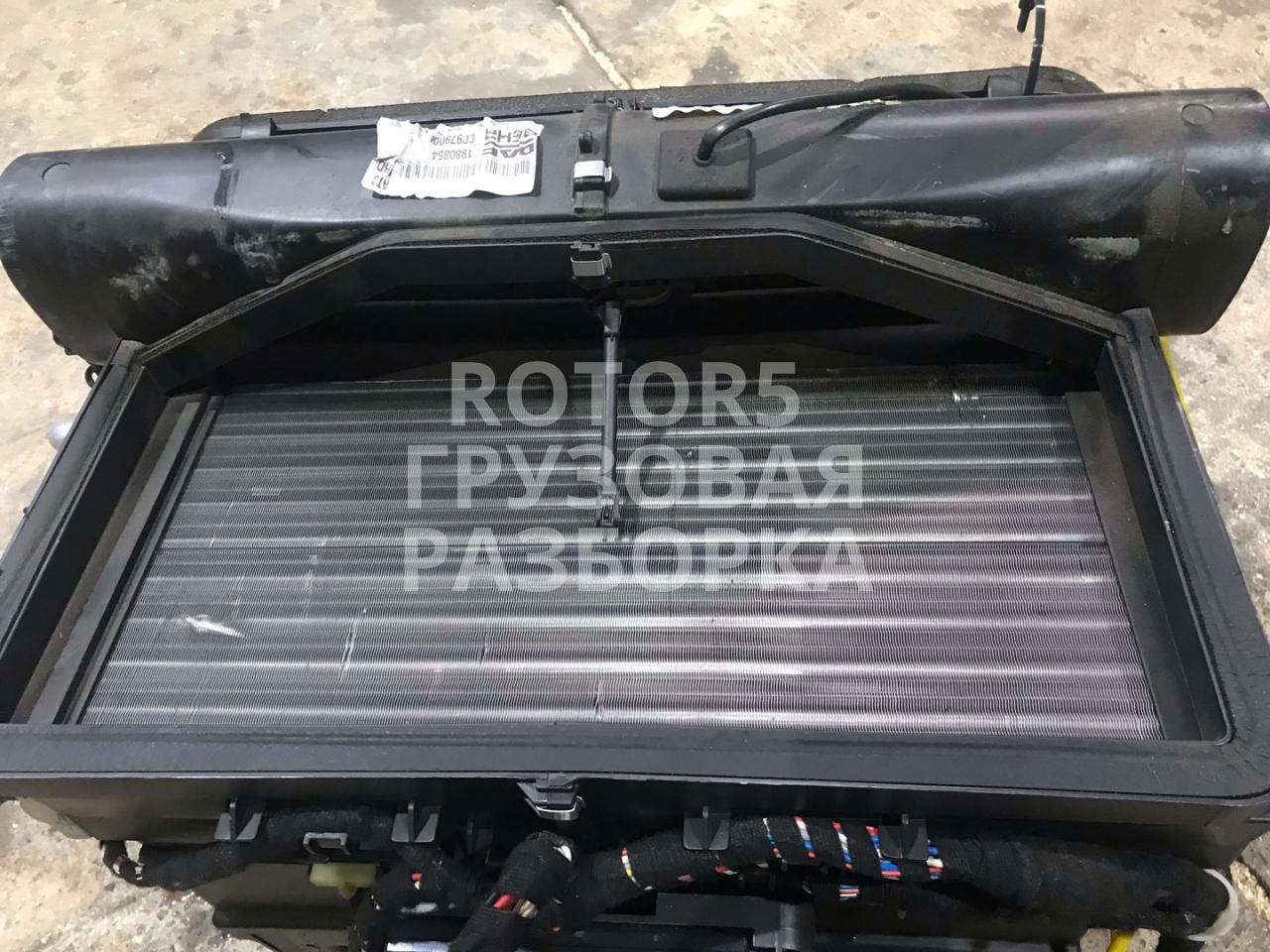 радиатор отопителя (печки) DAF CF-series 1 поколение 2014, 10.8 л., MX-11, дизель, АКПП, белый, правый руль - фото №1