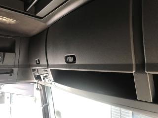 консоль кабины (бардачок) в сборе перед. верх. Mercedes-Benz Actros 3 поколение (MP3) 1848LS 2009, 11.9 л., OM 541.978, дизель, АКПП, чёрный