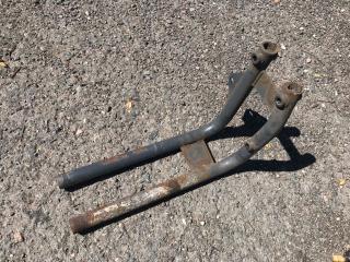 кронштейн крепления подкрылка заднего DAF CF-series 1 поколение 2013, 12.9 л., MX 340, дизель, АКПП, красный, правый руль, 1782208