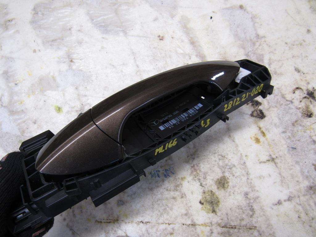 ручка наружная задняя левая Mercedes-Benz M-Класс W166 2015, 3.5 л., дизель, 2047602134 - фото №1