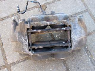 суппорт передний левый Toyota Land Cruiser Prado 4 поколение J150 [2-й рестайлинг] 2020, 2.8 л., дизель