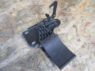 захватный крюк капота Audi A8 D3 [рестайлинг] 2006, 4E0823485B