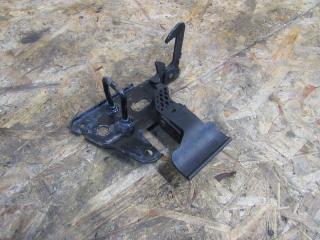 захватный крюк капота Audi A6 4F/C6 [рестайлинг] 2009, 4F0823480B