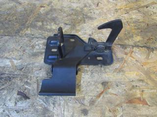 захватный крюк капота Volkswagen Touareg 1 поколение 2005, 6Q0823480A