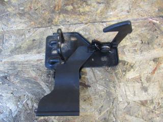 захватный крюк капота Volkswagen Transporter T5 2005, 7H0823480A