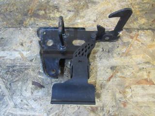 захватный крюк капота Audi A6 4F/C6 2006, 4F0823480B