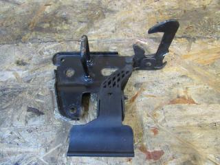 захватный крюк капота Audi A6 4F/C6 2006, 4F0823480B