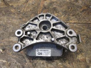 подушка крепления КПП Mercedes-Benz S-Класс W221 [рестайлинг] 2010, 3.5 л., дизель, 2212400518