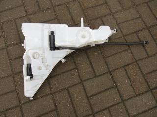 бачок омывателя BMW X5 F15 2017, 3.0 л., N57 D30 B, дизель, АКПП, внедорожник 5 дв.