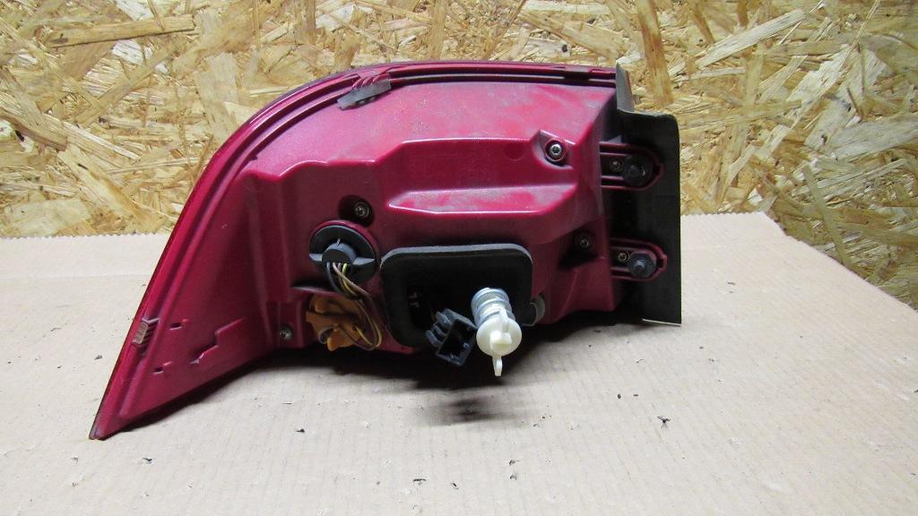 фонарь задний правый Volkswagen Passat B7 2012, 1.6 л., дизель, АКПП, универсал, 3AF945208A - фото №1