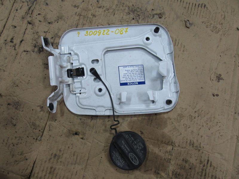 лючок топливного бака Toyota RAV4 5 поколение (XA50) 2020 - фото №1