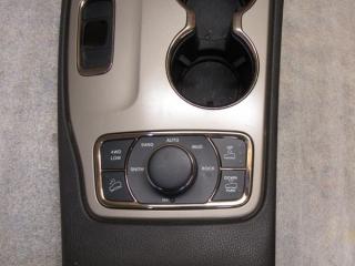 консоль салона Jeep Grand Cherokee 4 поколение [рестайлинг] 2016