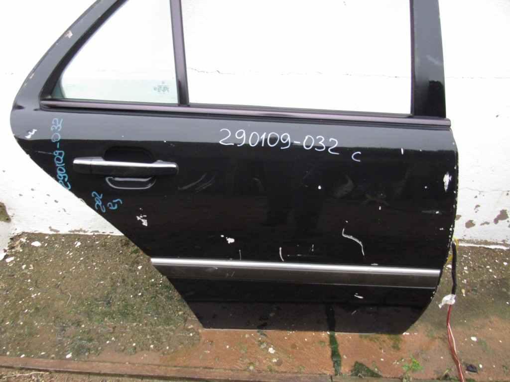 дверь задняя правая Mercedes-Benz C-Класс W202/S202 1993, 1.8 л., бензин, седан - фото №1