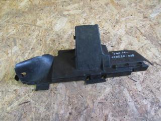 воздуховод (дефлектор) радиатора Volkswagen Touareg 1 поколение 2003, 2.5 л., дизель, внедорожник 5 дв., 7L6121334D