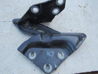 петля капота левая Volkswagen Touareg 1 поколение 2006, 3.0 л., дизель, внедорожник 5 дв., 7L6823301A