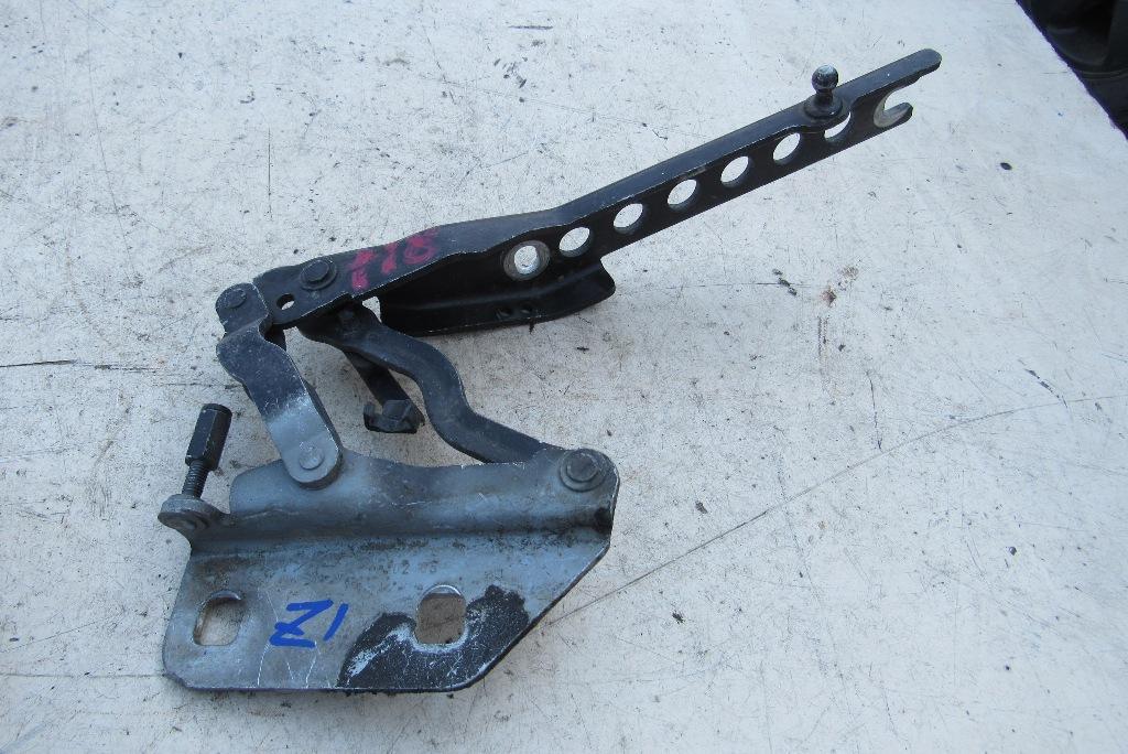 петля капота правая Audi A8 D3/4E 2003, 3.0 л., ASN, бензин, седан, 4E0823302E - фото №1