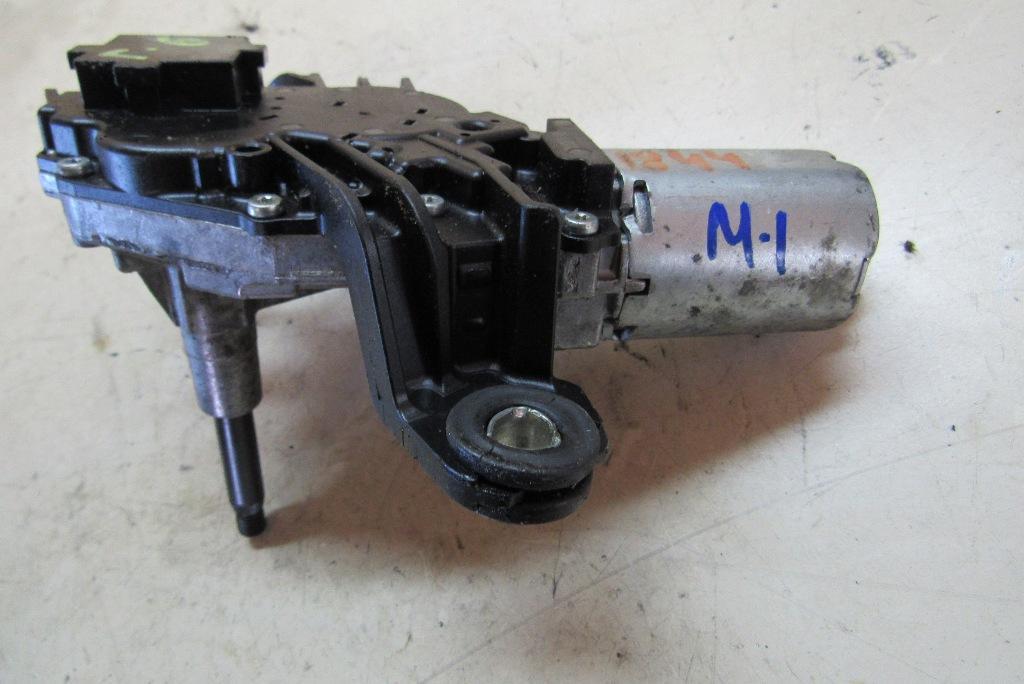 моторчик заднего стеклоочистителя (дворника) Volkswagen Golf 6 поколение 2009, 1.4 л., CAXA, бензин, универсал, 5K6955711B - фото №1