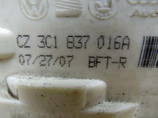 замок двери передней правой Volkswagen Passat B7 2011, 3.0 л., дизель, внедорожник 5 дв., 3C1837016A