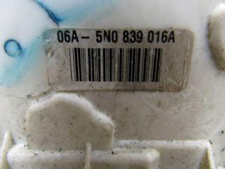 замок двери задней правой Volkswagen Amarok 1 поколение 2H 2010, 2.0 л., CDCA, дизель, пикап, 5N0839016A