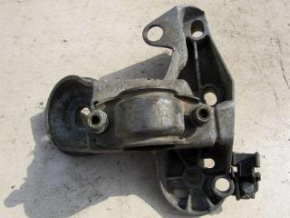 кронштейн двигателя Audi A4 B7 2006, 1.8 л., BFB, бензин, седан, 4B0199352