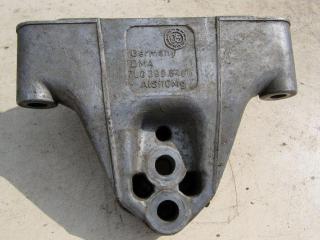 кронштейн (крепление) Volkswagen Touareg 1 поколение 2003, 2.5 л., дизель, внедорожник 5 дв., 7L0199649E