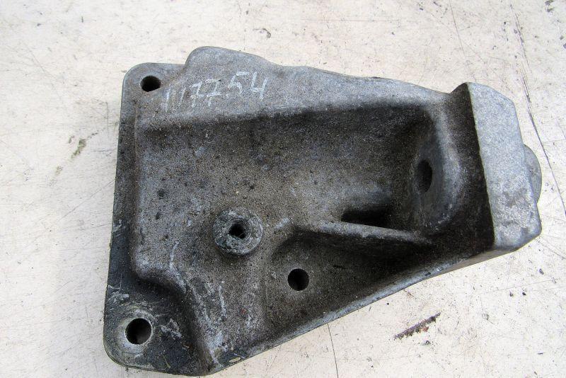 кронштейн двигателя Mercedes-Benz M-Класс W163 2001, 4.0 л., OM 628.963, дизель, внедорожник 5 дв., 6282230304 - фото №1