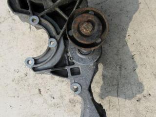 кронштейн компрессора кондиционера Audi A4 B7 2006, 2.0 л., BVA, дизель, седан, 03G903143D