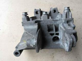 подушка крепления двигателя Volkswagen Multivan T5 2003, 2.5 л., дизель, минивэн, 070199343B
