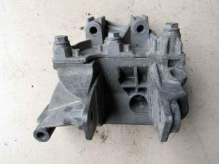 подушка крепления двигателя Volkswagen Multivan T5 2003, 2.5 л., дизель, минивэн, 070199343B