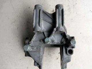 подушка крепления двигателя Volkswagen Multivan T5 2003, 2.5 л., дизель, минивэн, 070199343B