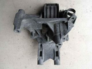 подушка крепления двигателя Volkswagen Multivan T5 2003, 2.5 л., дизель, минивэн, 070199343B