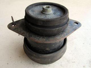 подушка крепления двигателя Volkswagen Golf 3 поколение 1991, 1.9 л., 1Y, дизель, хетчбэк 5 дв., 1H0199625