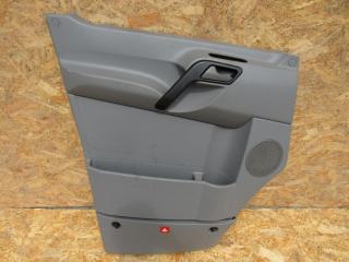 обшивка двери передняя левая Mercedes-Benz Sprinter 2 поколение [рестайлинг] (W906) 2017, 2.1 л., дизель, 9067270071